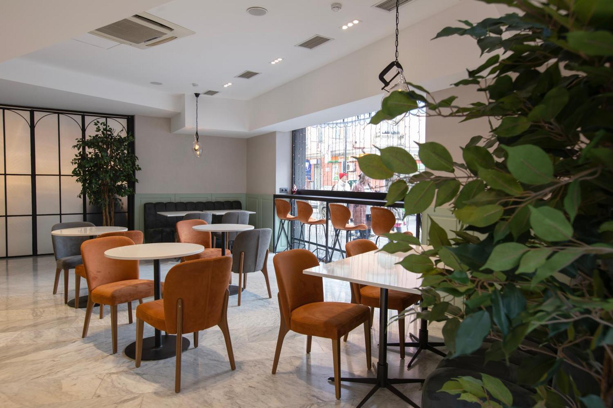 Avenue Hotel Tbilisi Buitenkant foto