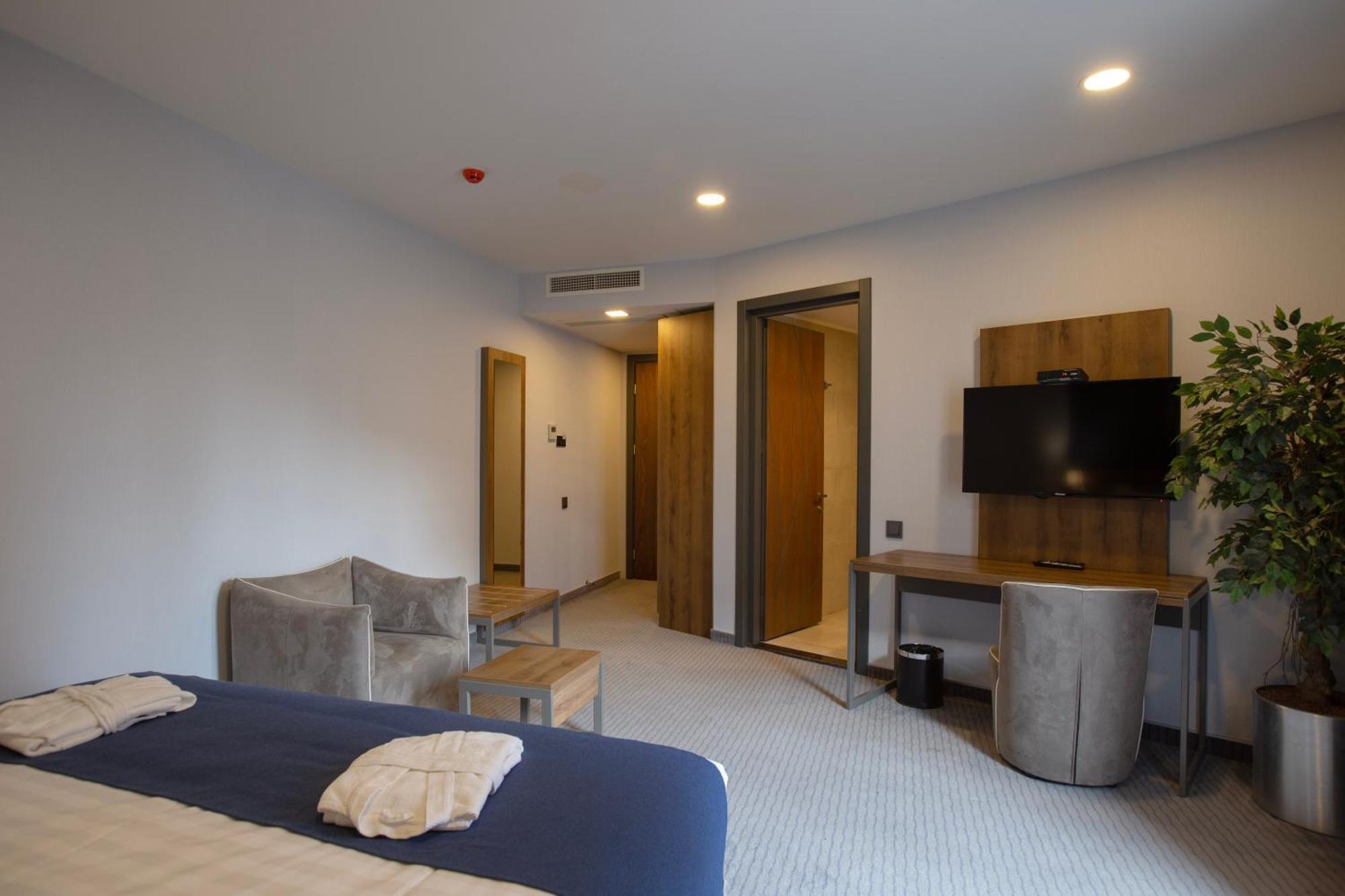 Avenue Hotel Tbilisi Buitenkant foto