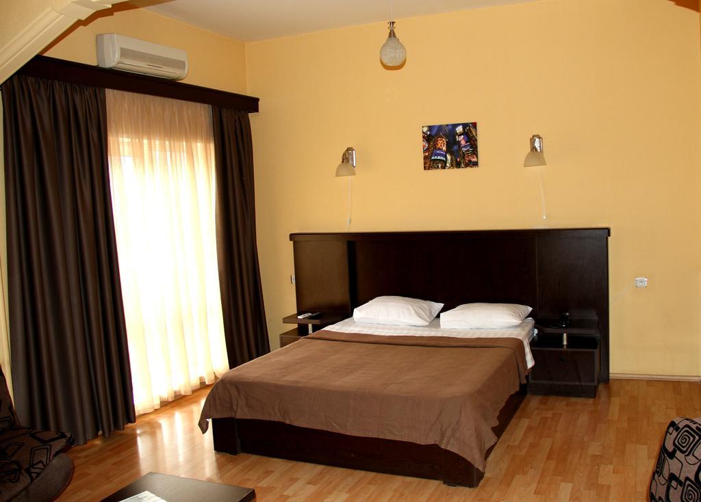 Avenue Hotel Tbilisi Kamer foto