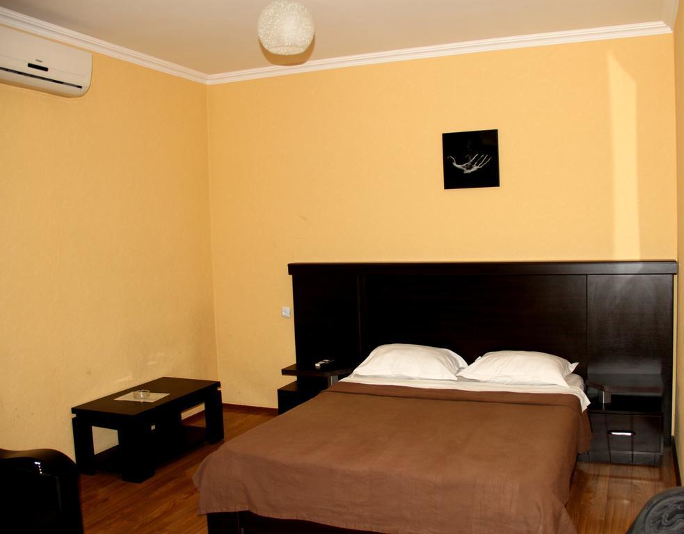 Avenue Hotel Tbilisi Kamer foto