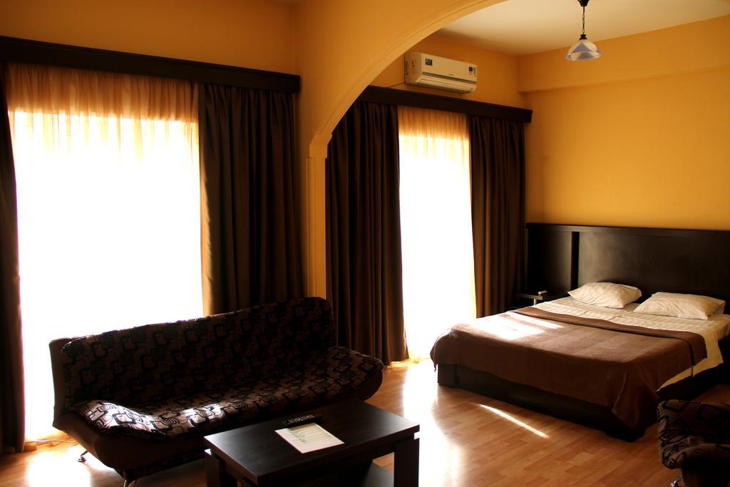 Avenue Hotel Tbilisi Kamer foto