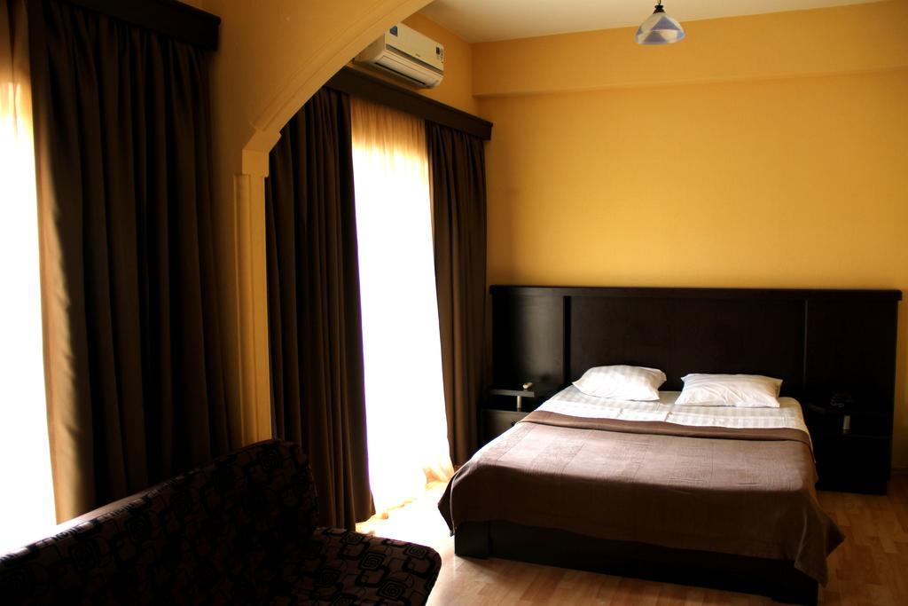 Avenue Hotel Tbilisi Kamer foto