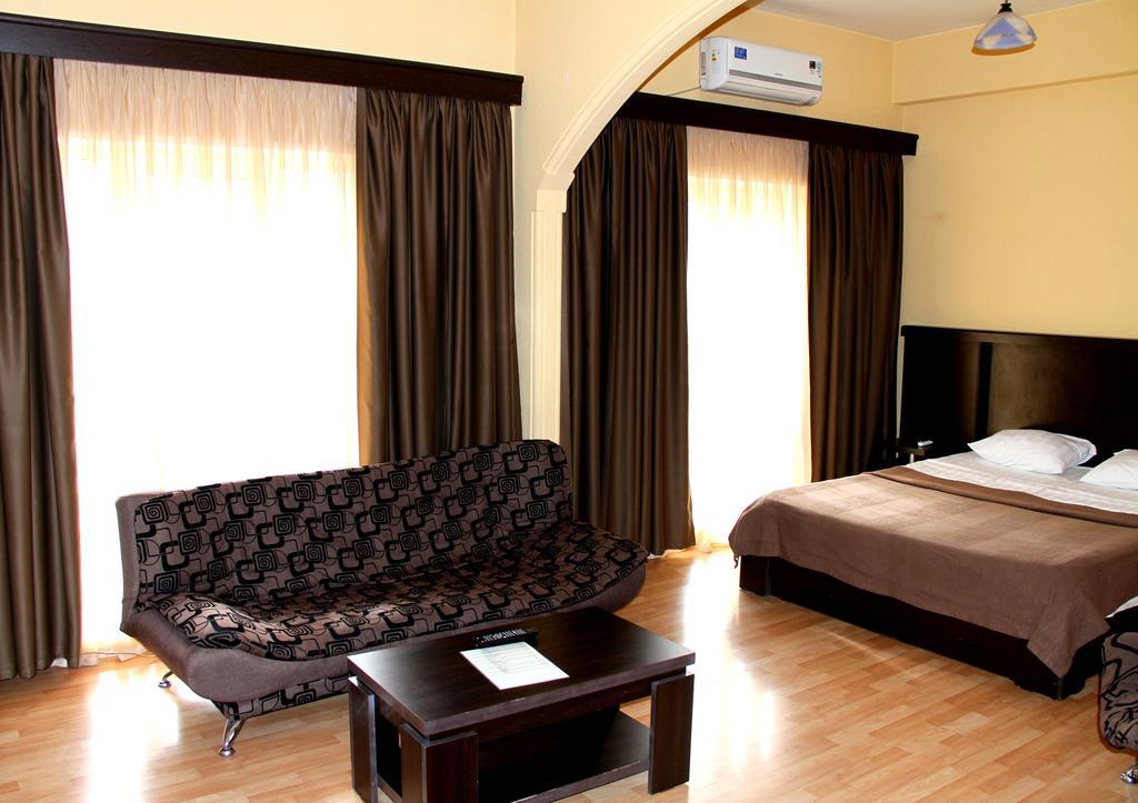 Avenue Hotel Tbilisi Buitenkant foto