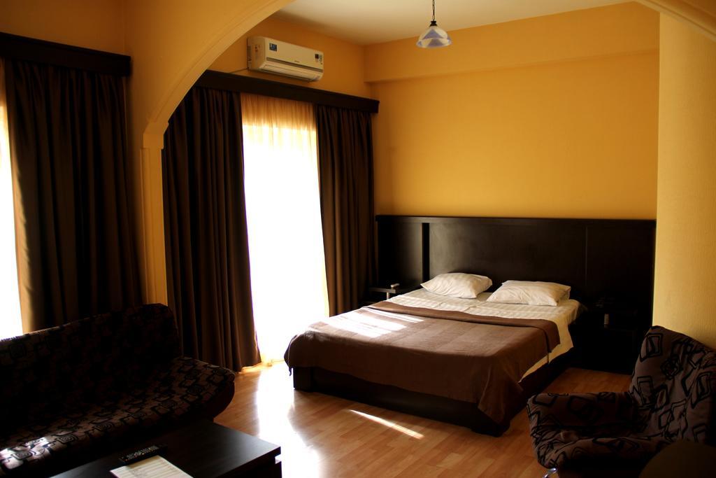 Avenue Hotel Tbilisi Kamer foto