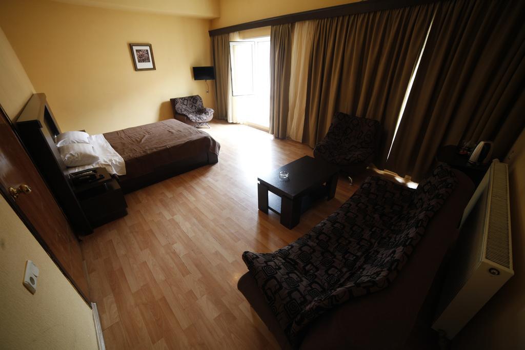 Avenue Hotel Tbilisi Kamer foto