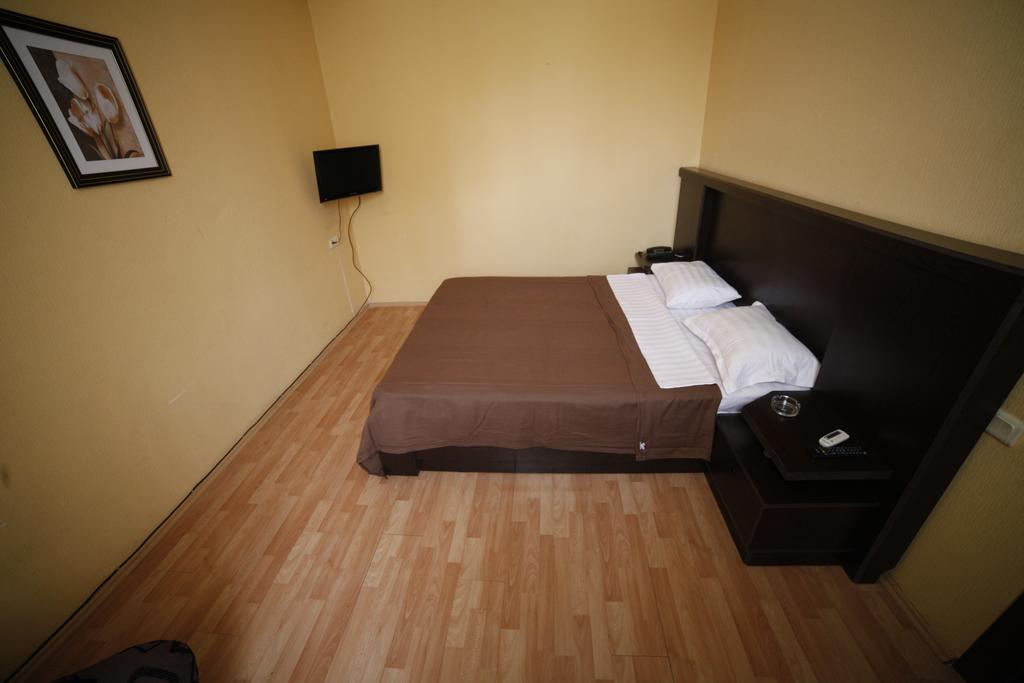 Avenue Hotel Tbilisi Kamer foto