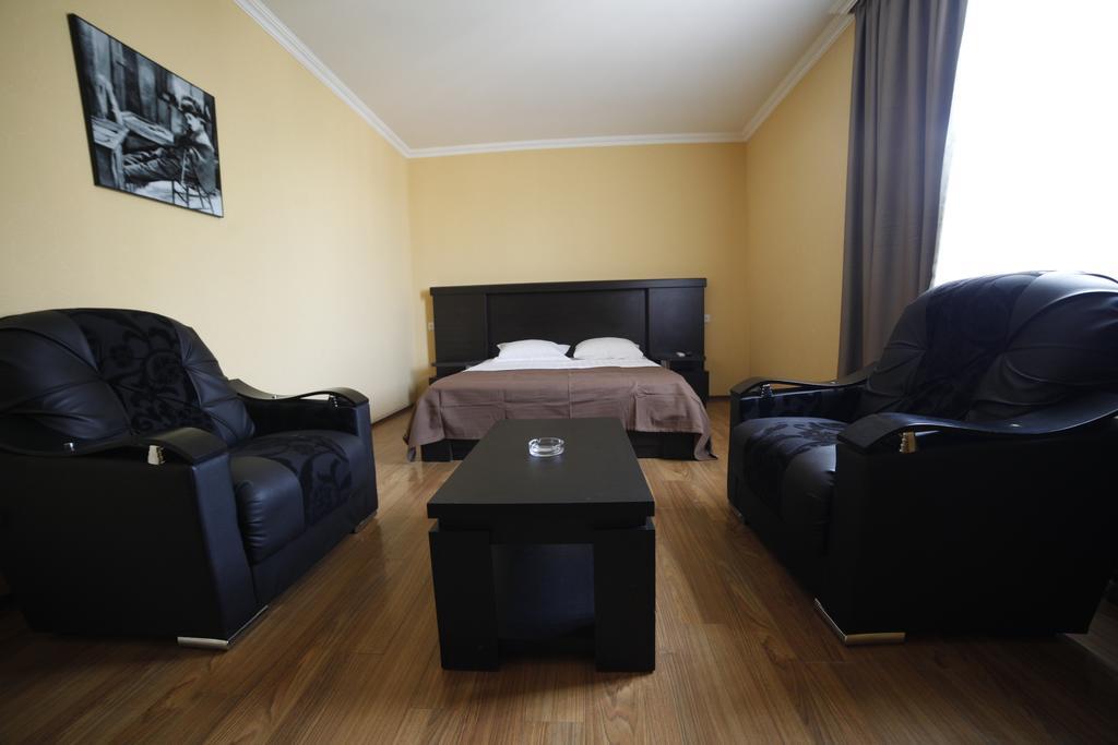 Avenue Hotel Tbilisi Kamer foto