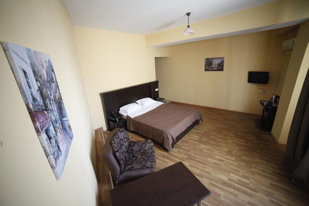 Avenue Hotel Tbilisi Kamer foto