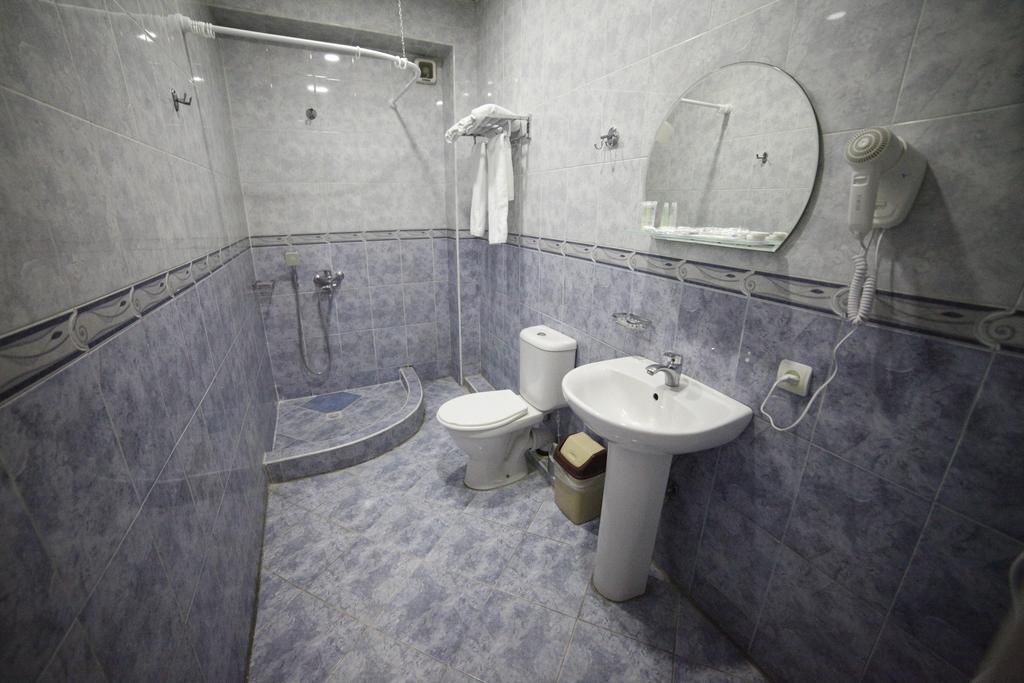 Avenue Hotel Tbilisi Kamer foto