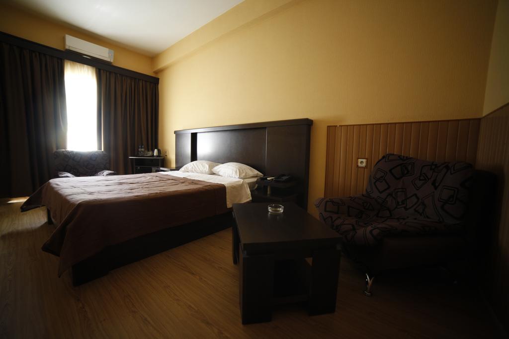 Avenue Hotel Tbilisi Kamer foto