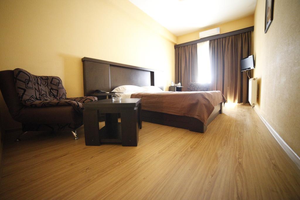Avenue Hotel Tbilisi Kamer foto
