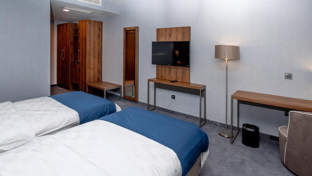 Avenue Hotel Tbilisi Buitenkant foto